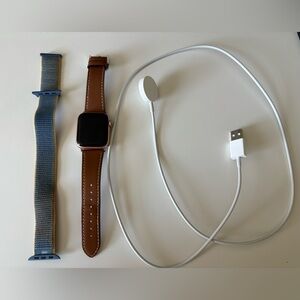 Rose Gold Apple Watch Series 5 40mm GPS with Two Bands + Charging cable